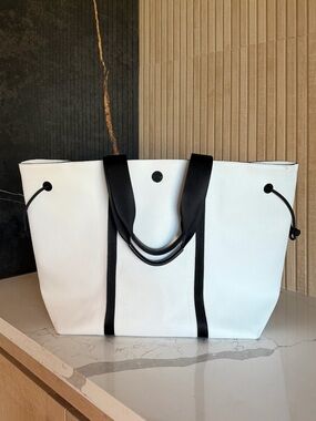 lululemon athletica White and Black Contrast Tote
